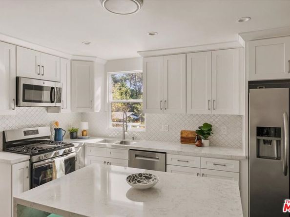 2323 Avon Street, Los Angeles CA 90026