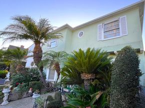 1603 Buckingham Road, Los Angeles CA 90019