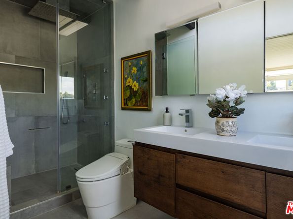 2808 Lambert Drive, Los Angeles CA 90068