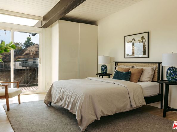 2808 Lambert Drive, Los Angeles CA 90068