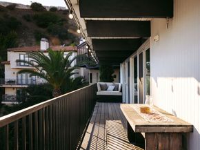 2808 Lambert Drive, Los Angeles CA 90068