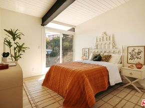 2808 Lambert Drive, Los Angeles CA 90068