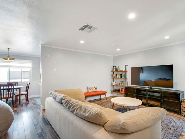 141 W Hillcrest Boulevard 2, Inglewood CA 90301