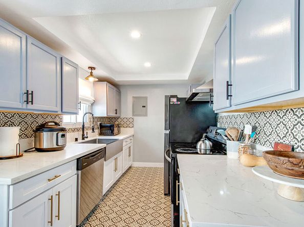 141 W Hillcrest Boulevard 2, Inglewood CA 90301