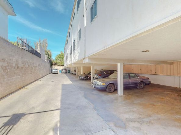 141 W Hillcrest Boulevard 2, Inglewood CA 90301