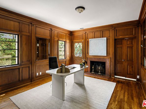 5700 Spring Oak Drive, Los Angeles CA 90068