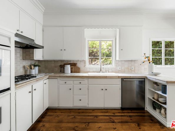 5700 Spring Oak Drive, Los Angeles CA 90068