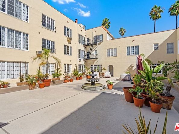 1345 N Hayworth Avenue 206, West Hollywood CA 90046