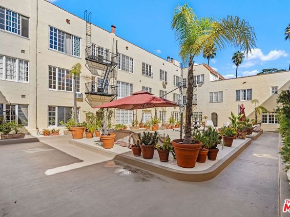 1345 N Hayworth Avenue 206, West Hollywood CA 90046