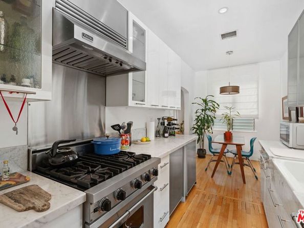 1345 N Hayworth Avenue 206, West Hollywood CA 90046