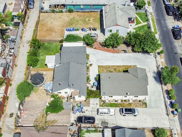 10407 Juniper Street, Los Angeles CA 90002