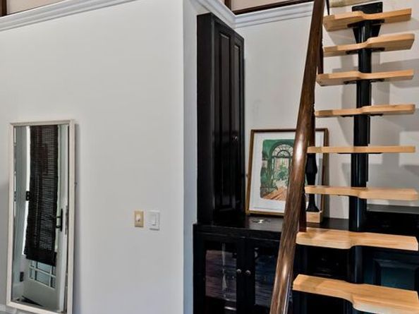 1711 Amherst Avenue, Los Angeles CA 90025