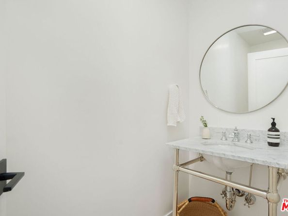 10267 Cresta Drive, Los Angeles CA 90064