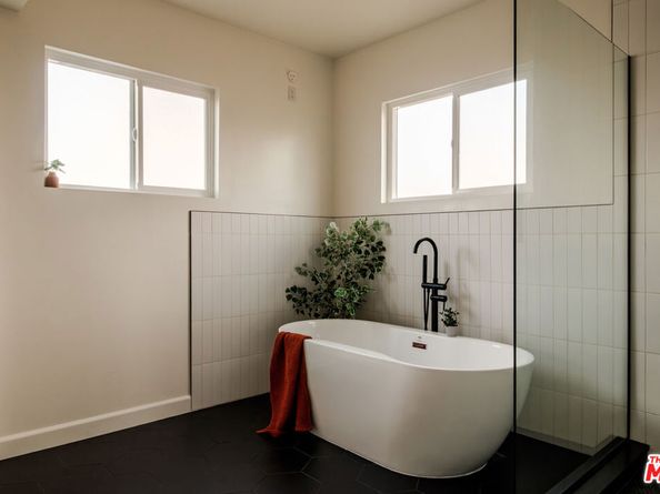 5018 Valleydale Avenue, Los Angeles CA 90043