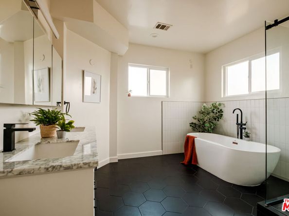 5018 Valleydale Avenue, Los Angeles CA 90043