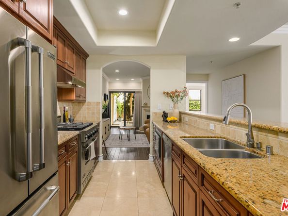 12045 Hoffman Street 105, Studio City CA 91604
