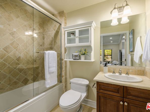 12045 Hoffman Street 105, Studio City CA 91604
