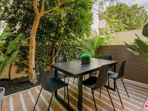12045 Hoffman Street 105, Studio City CA 91604