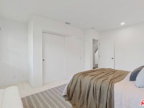 1149 S Carmelina Avenue, Los Angeles CA 90049