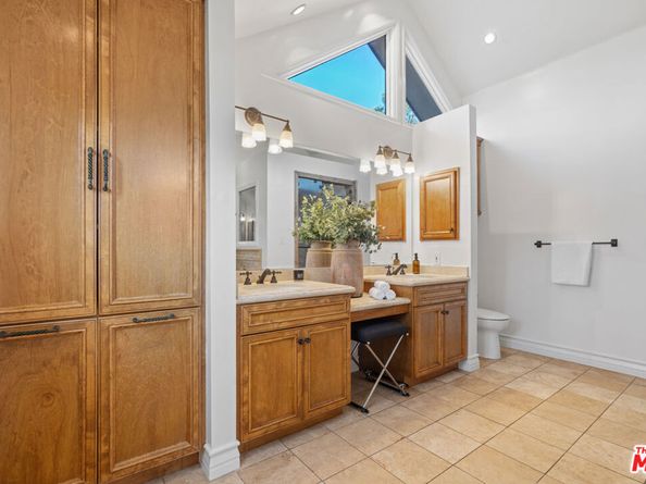 1149 S Carmelina Avenue, Los Angeles CA 90049
