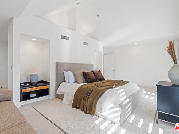 1149 S Carmelina Avenue, Los Angeles CA 90049