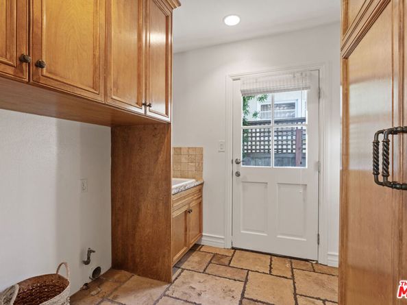 1149 S Carmelina Avenue, Los Angeles CA 90049