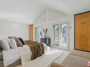 1149 S Carmelina Avenue, Los Angeles CA 90049