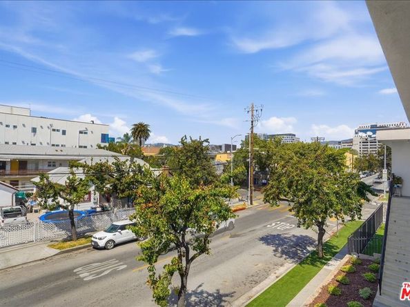 1220 N Van Ness Avenue, Los Angeles CA 90038