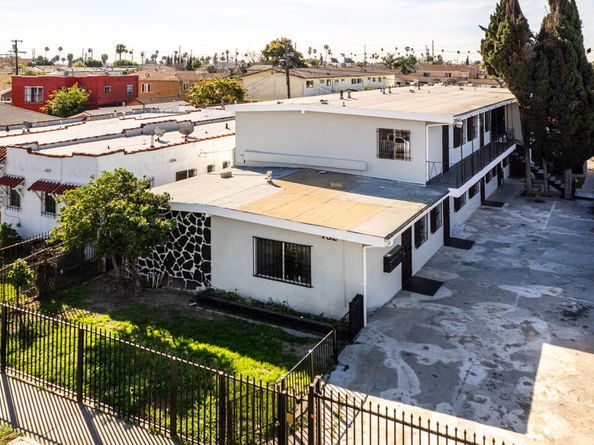 732 W 76th Street, Los Angeles CA 90044