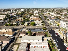 732 W 76th Street, Los Angeles CA 90044