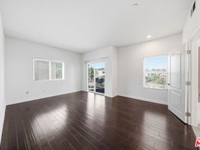 956 S Wilton Place 203, Los Angeles CA 90019