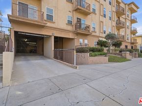 956 S Wilton Place 203, Los Angeles CA 90019