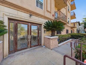 956 S Wilton Place 203, Los Angeles CA 90019