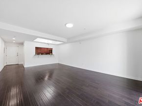 956 S Wilton Place 203, Los Angeles CA 90019