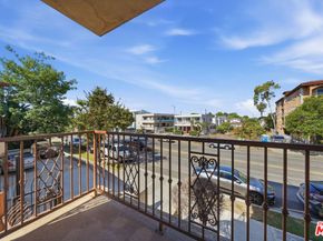 956 S Wilton Place 203, Los Angeles CA 90019