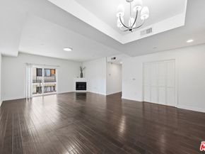 956 S Wilton Place 203, Los Angeles CA 90019