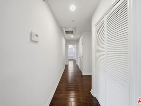 956 S Wilton Place 203, Los Angeles CA 90019