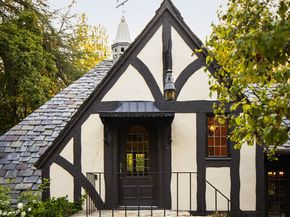4934 Queen Florence Lane, Woodland Hills CA 91364
