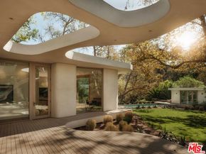 800 Brooktree Road, Pacific Palisades CA 90272