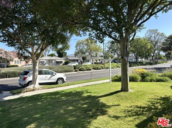 2514 W Chandler Boulevard, Burbank CA 91505