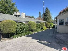2514 W Chandler Boulevard, Burbank CA 91505