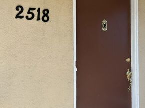 2514 W Chandler Boulevard, Burbank CA 91505