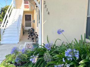 2514 W Chandler Boulevard, Burbank CA 91505
