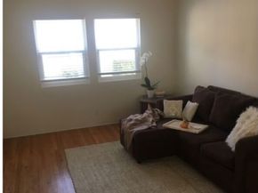 2514 W Chandler Boulevard, Burbank CA 91505