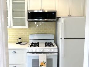 2514 W Chandler Boulevard, Burbank CA 91505