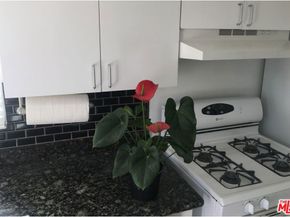 2514 W Chandler Boulevard, Burbank CA 91505