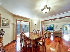 1124 S Manhattan Place, Los Angeles CA 90019