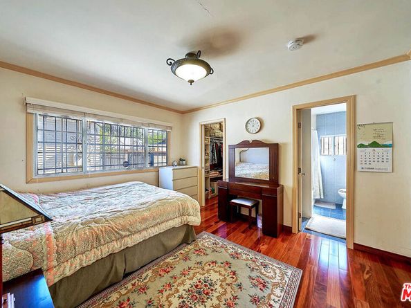 1124 S Manhattan Place, Los Angeles CA 90019