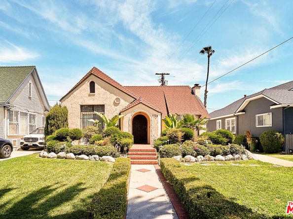 1124 S Manhattan Place, Los Angeles CA 90019