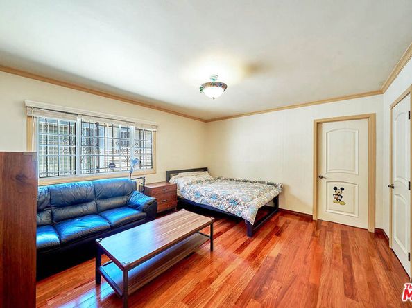 1124 S Manhattan Place, Los Angeles CA 90019